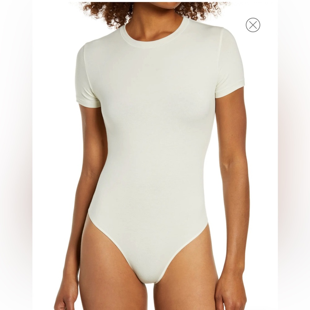 SKIMS essential Tshirt bodysuit